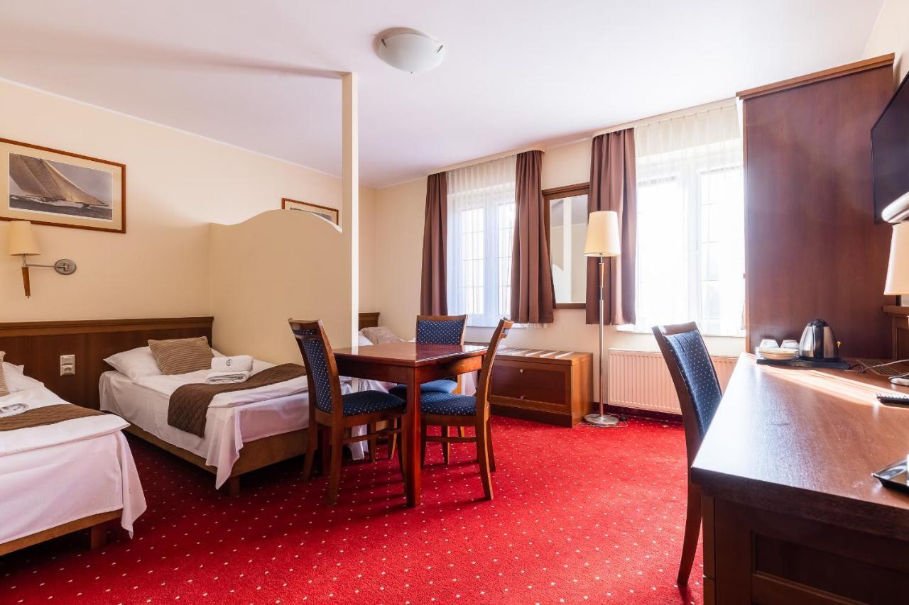 Hotel Diamond W Bialym Dworku Rumia